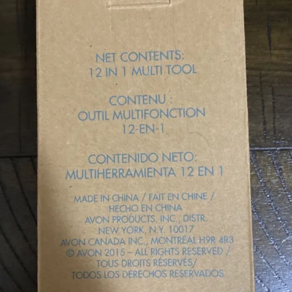 12 In 1 Multi Tool With Flashlight - Avon - New In Box - Picture 2 of 5